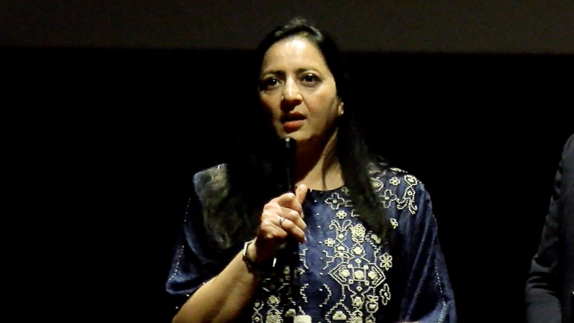 Filmmaker Falguni Patel speaking at the screening of ‘Umbarro’. PHOTO: Sachin Ravindran, ITV Gold