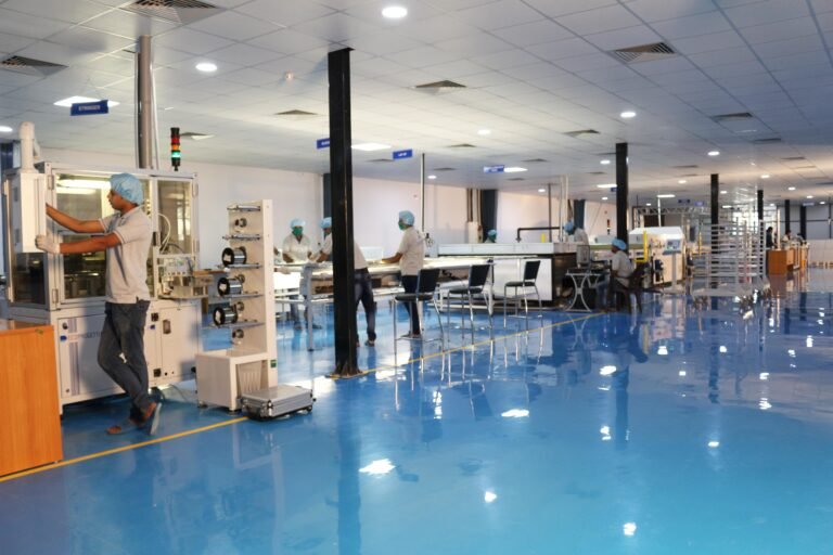 A Bluebird Solar manufacturing unit, photographed on August 3, 2016. Archive image illustrating solar manufacturing; it does not depict the Waaree facility discussed in the article. PHOTO: Bluebird Solar / Wikimedia Commons / CC BY-SA 4.0.