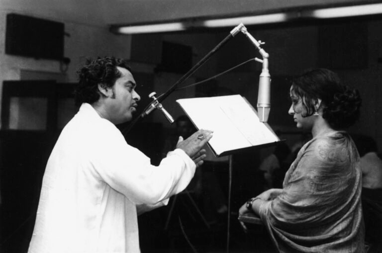 Kishore Kumar with Hema Malini. PHOTOS: PUBLICITY PHOTOS